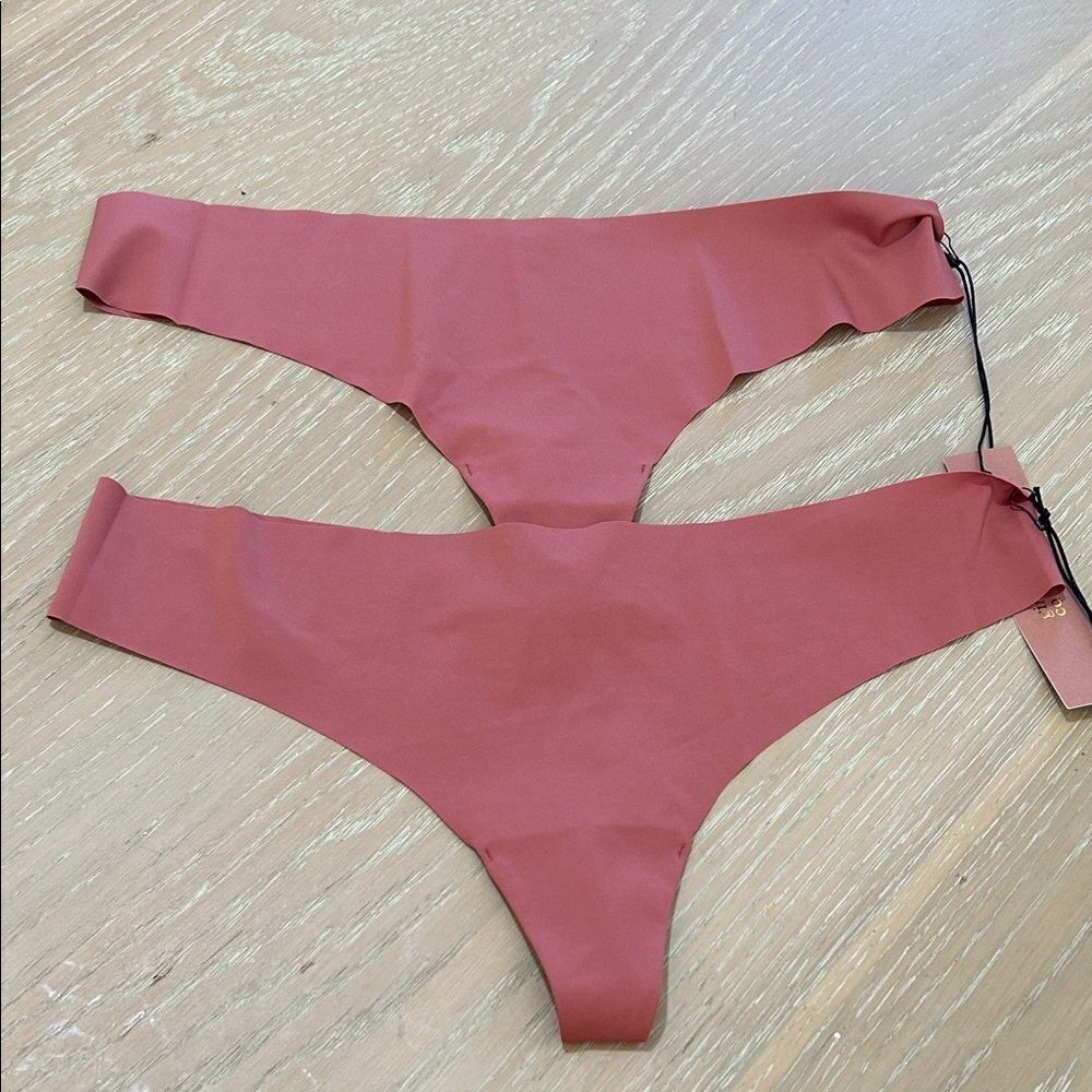 Girlfriend Collective bundle of Two Sport Thongs, Both XL, NWT